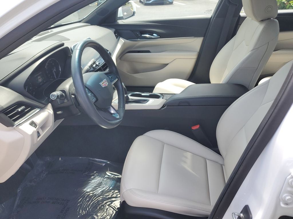 2023 Cadillac CT4 Luxury