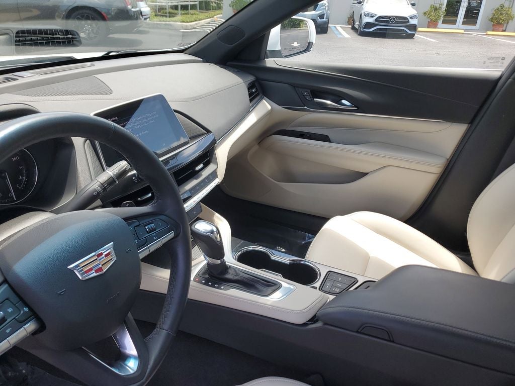 2023 Cadillac CT4 Luxury