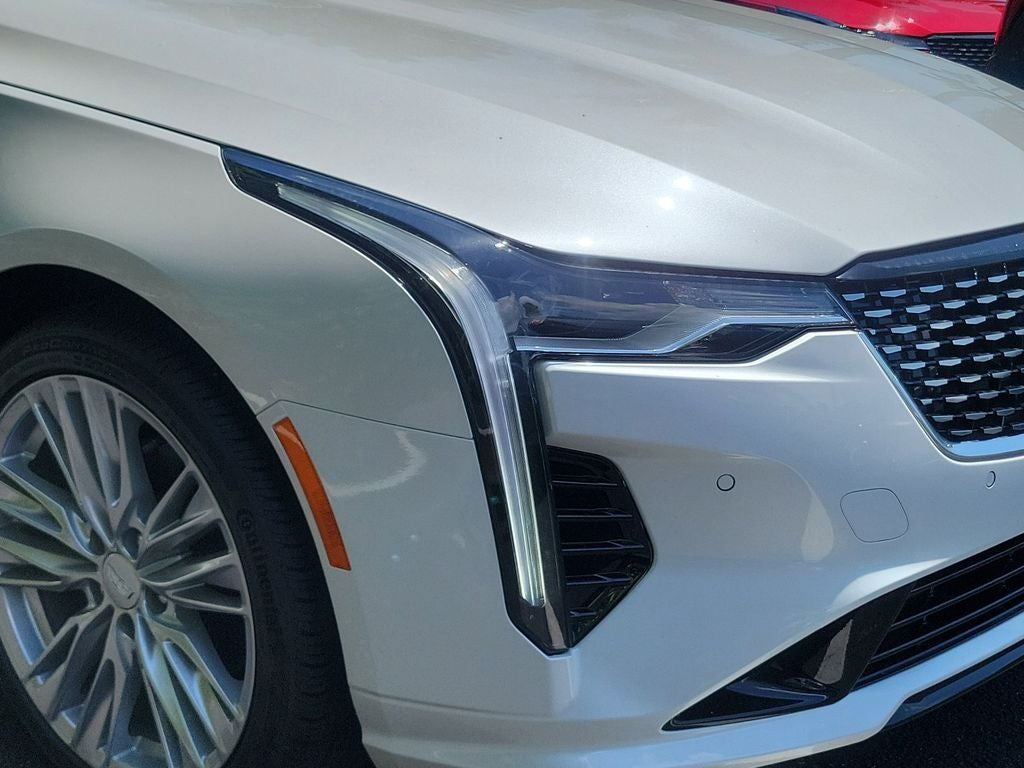 2025 Cadillac CT4 Premium Luxury