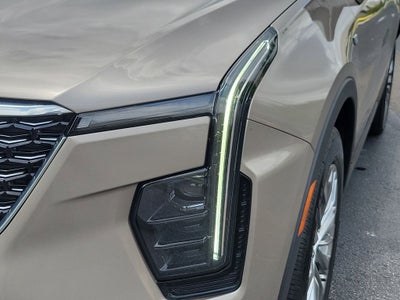 2025 Cadillac XT4 Premium Luxury