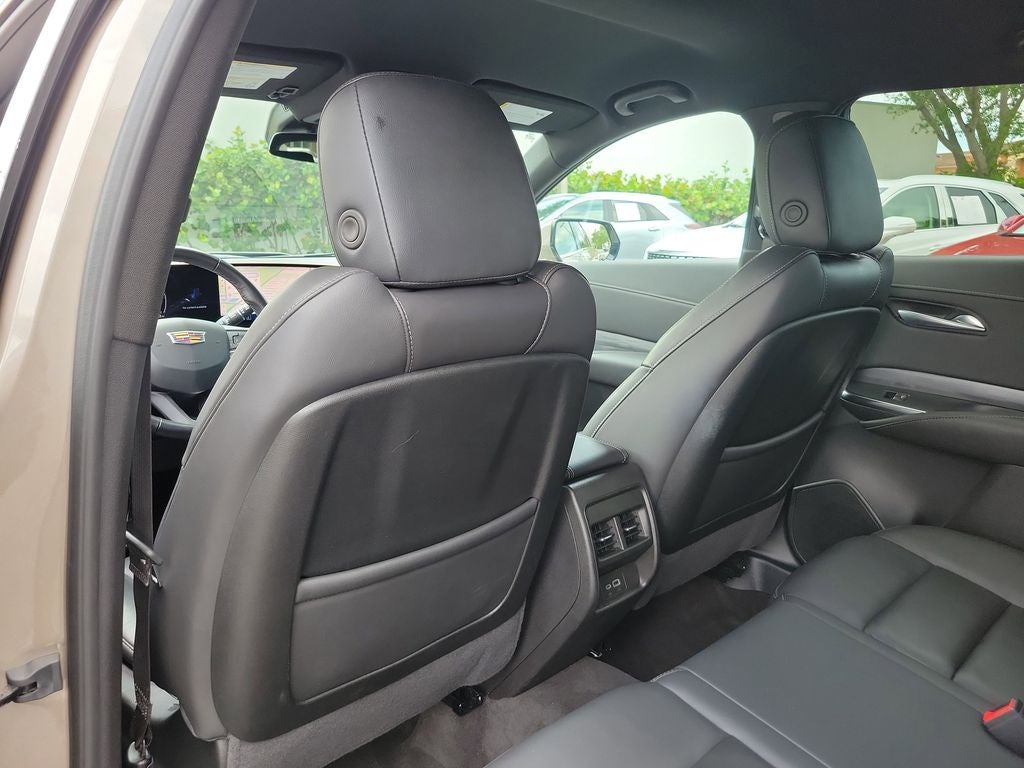 2025 Cadillac XT4 Premium Luxury