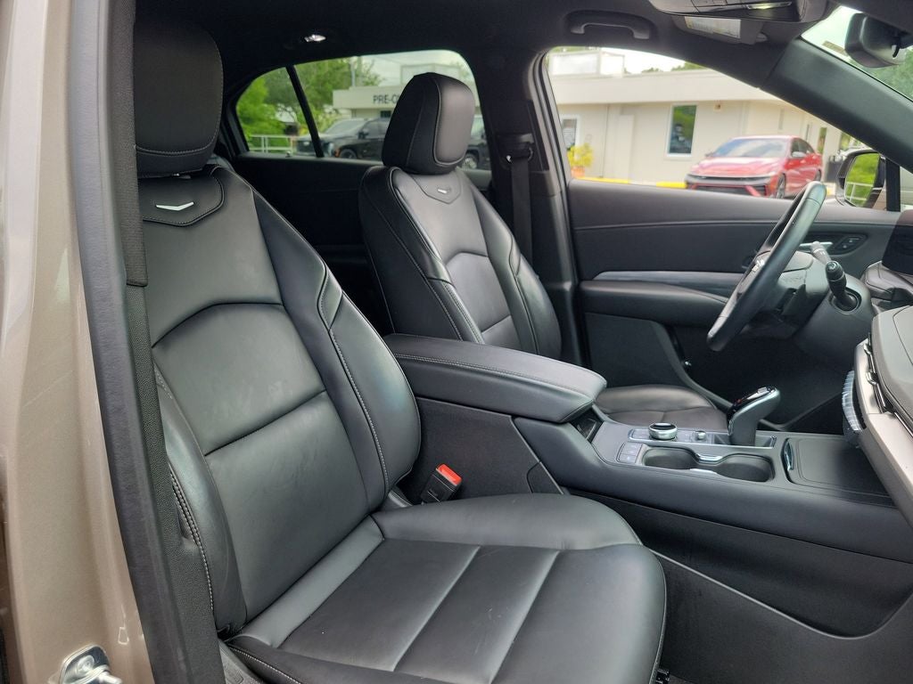 2025 Cadillac XT4 Premium Luxury
