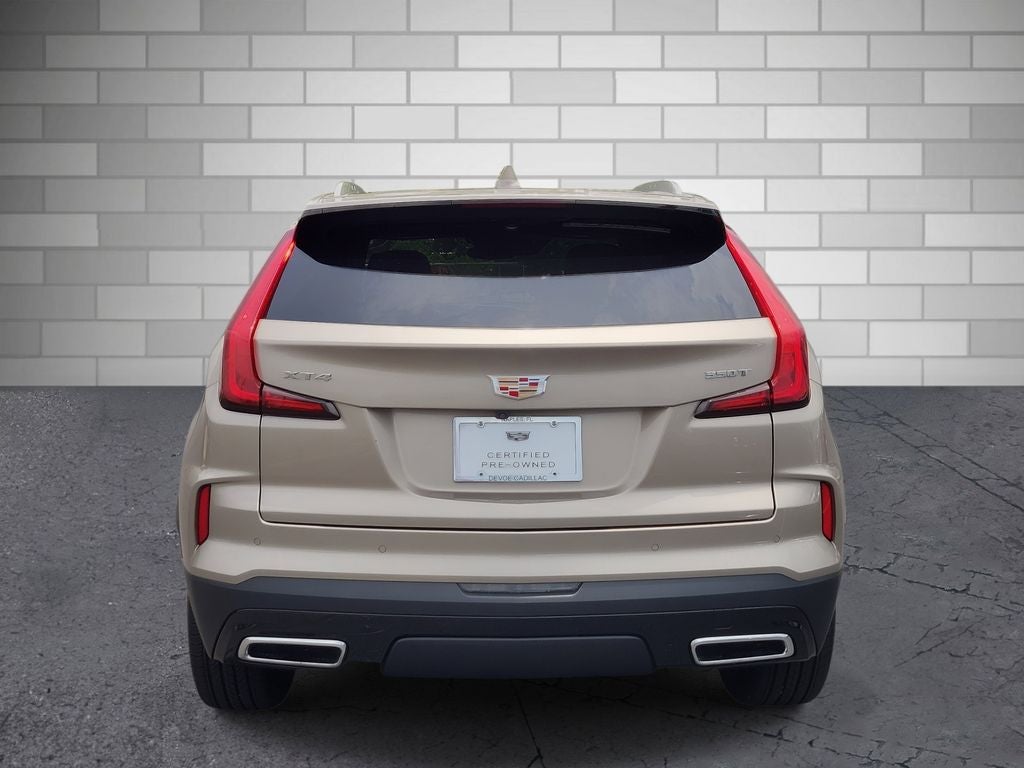 2025 Cadillac XT4 Premium Luxury