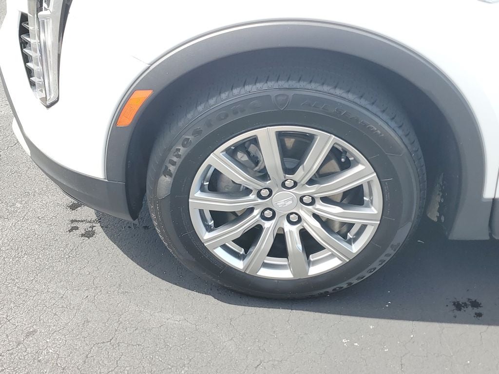 2022 Cadillac XT4 Premium Luxury