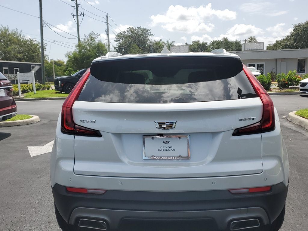 2022 Cadillac XT4 Premium Luxury
