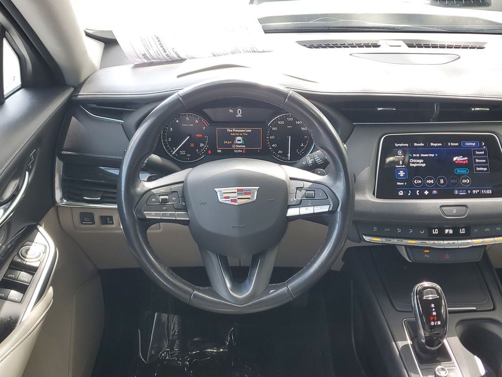 2022 Cadillac XT4 Premium Luxury