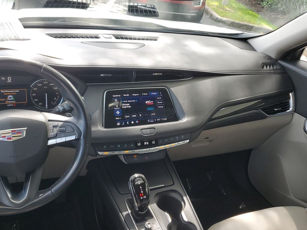 2022 Cadillac XT4 Premium Luxury