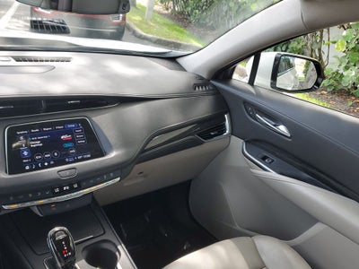2022 Cadillac XT4 Premium Luxury