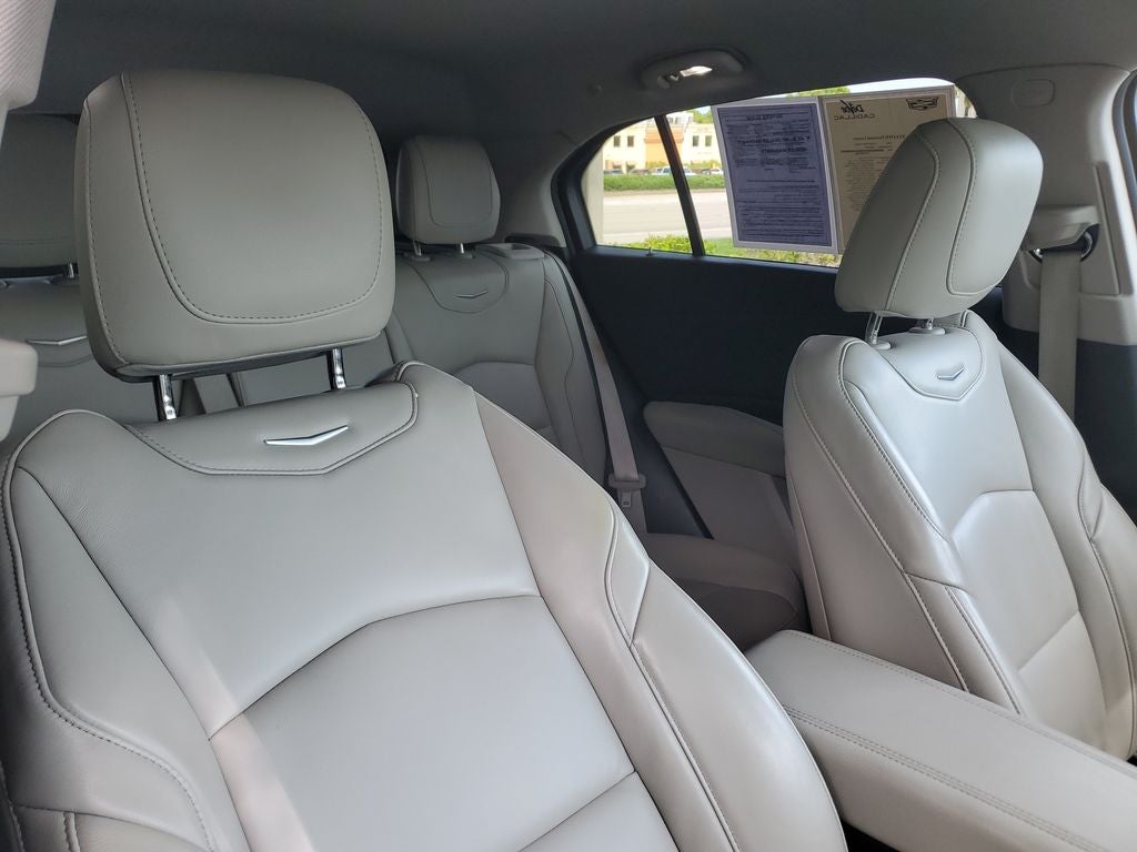 2022 Cadillac XT4 Premium Luxury