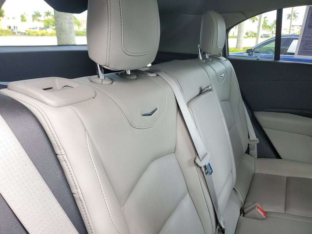 2022 Cadillac XT4 Premium Luxury