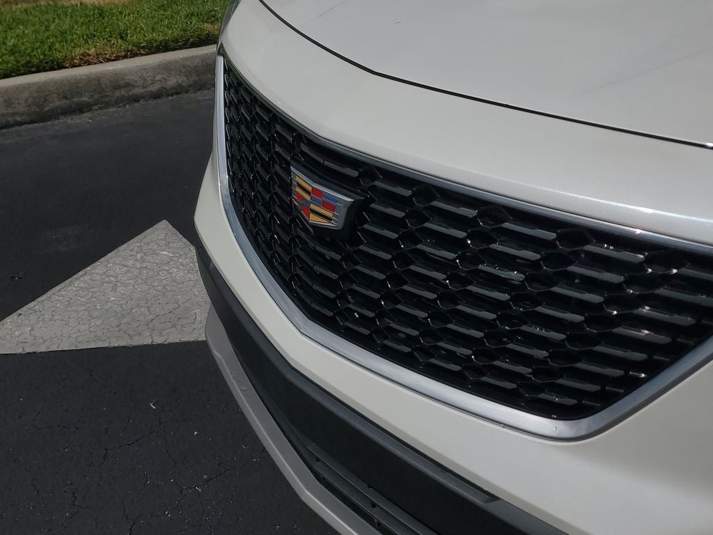 2022 Cadillac XT4 Premium Luxury
