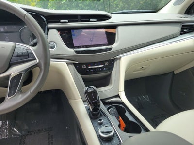2022 Cadillac XT5 Premium Luxury