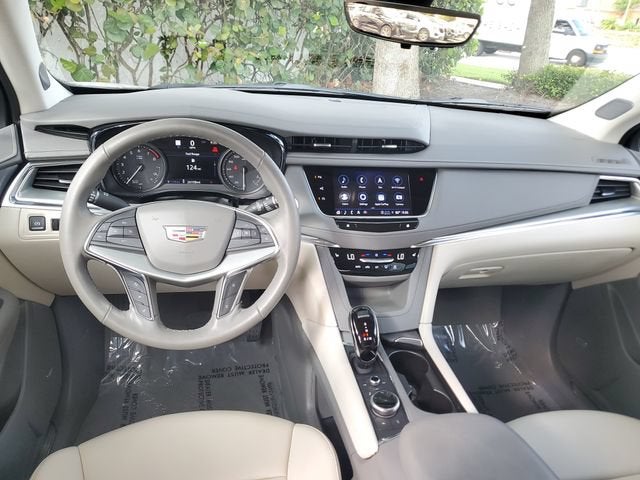 2023 Cadillac XT5 FWD Premium Luxury