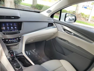 2023 Cadillac XT5 FWD Premium Luxury