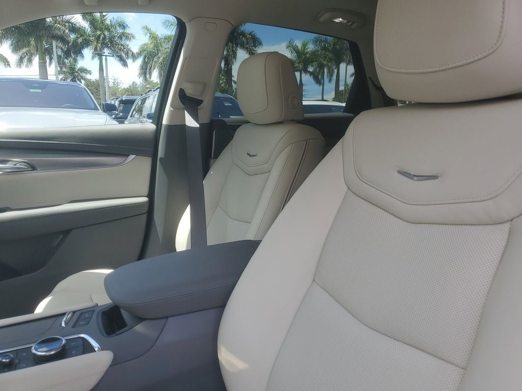 2025 Cadillac XT5 Premium Luxury