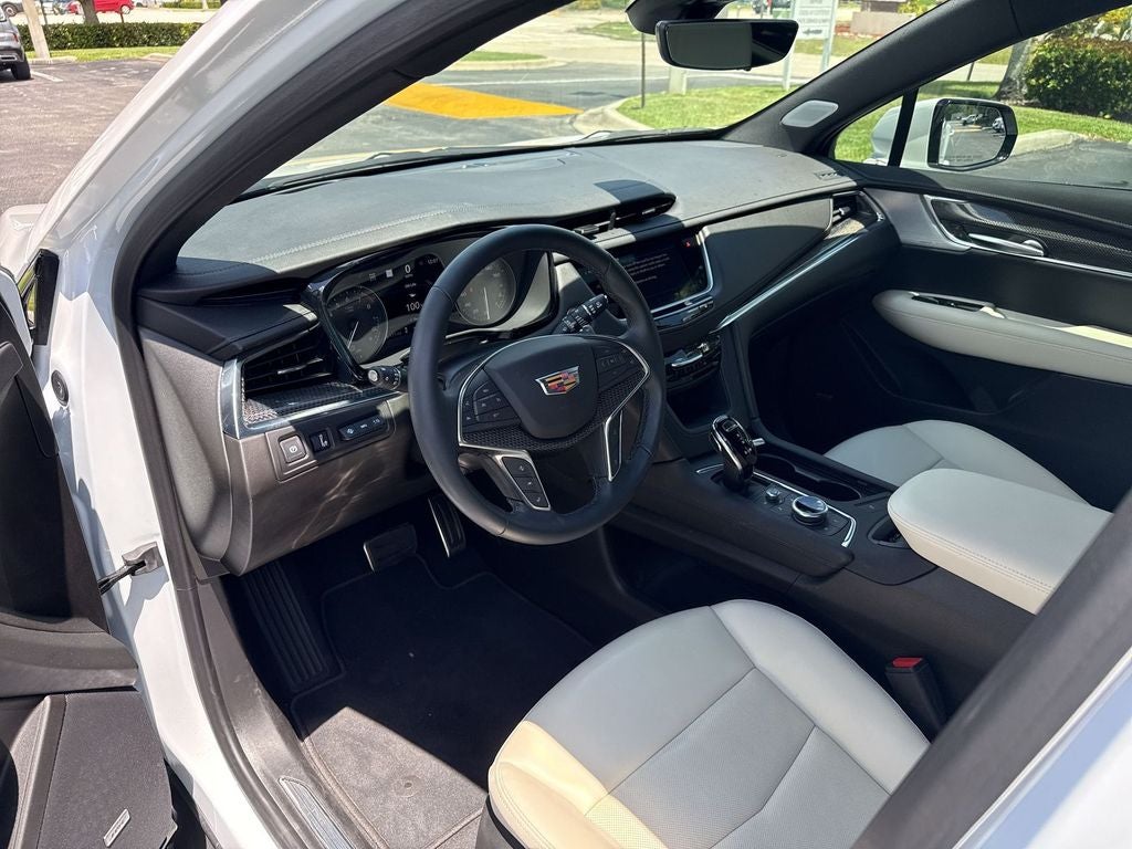 2026 Cadillac XT5 Sport
