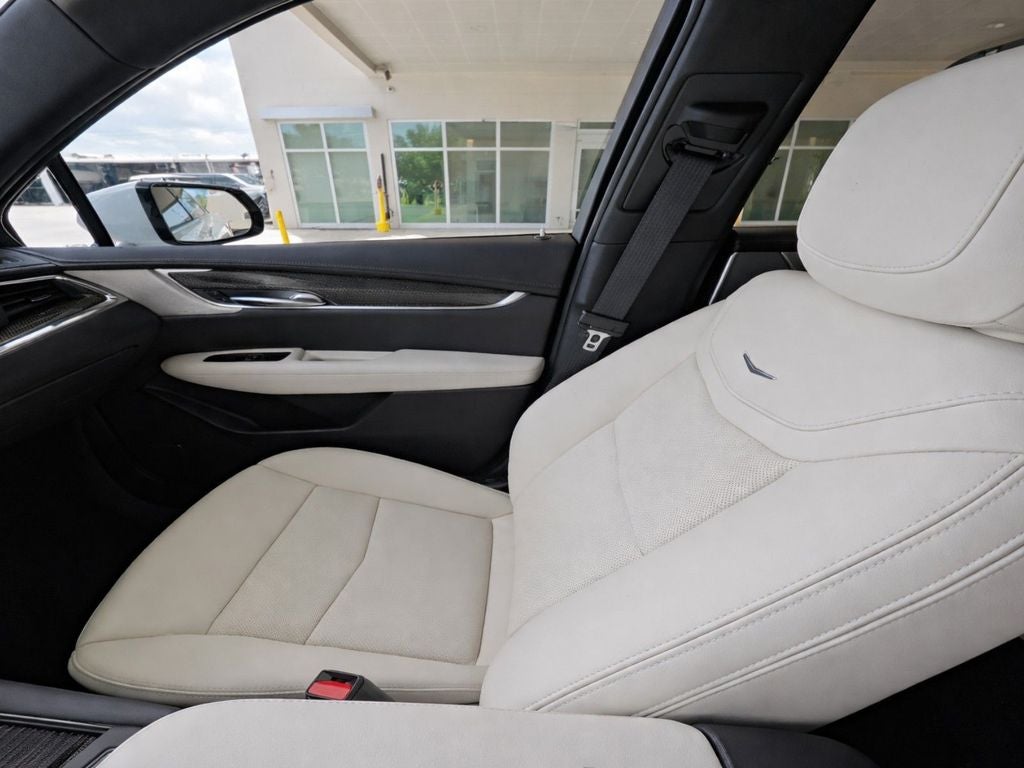 2026 Cadillac XT5 Sport