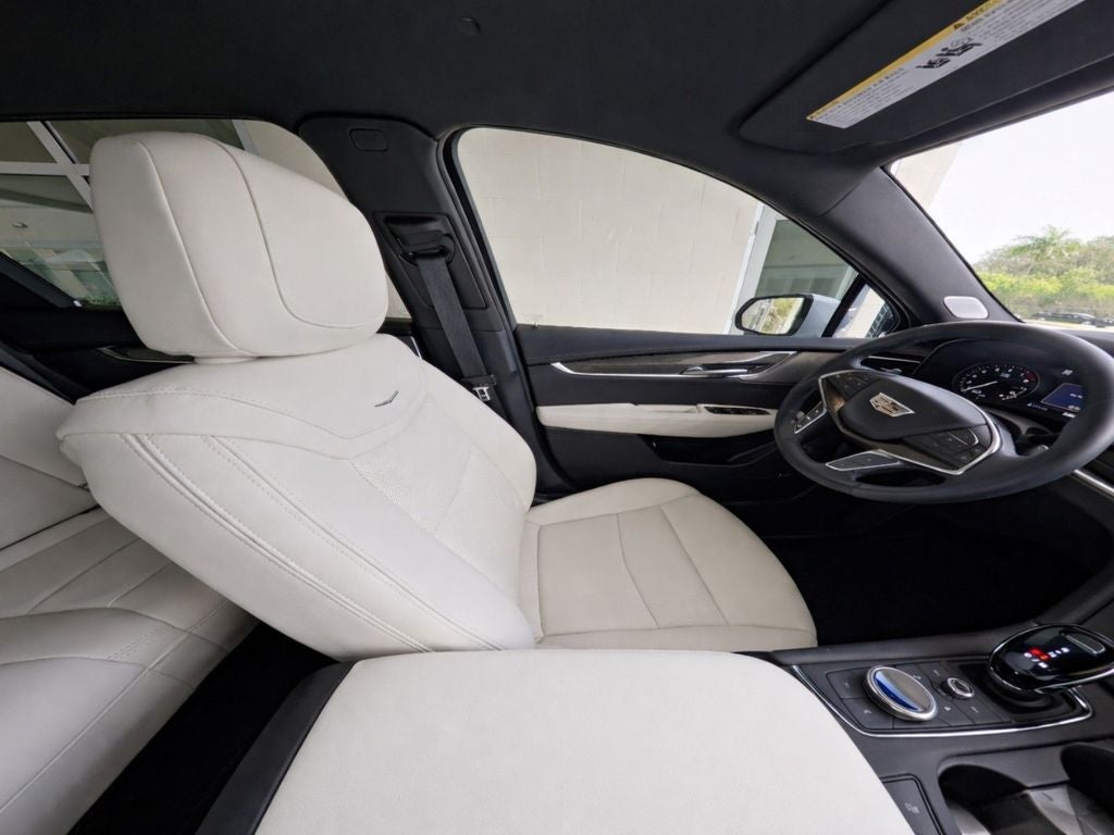 2026 Cadillac XT5 Sport