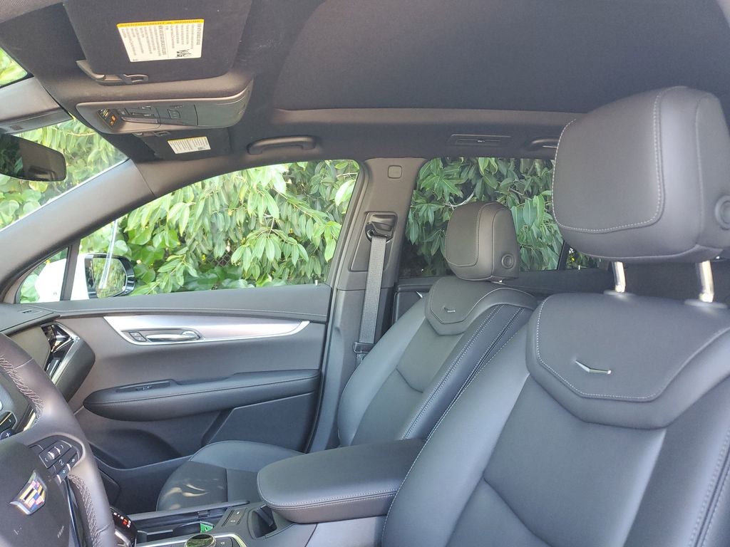 2025 Cadillac XT6 Luxury