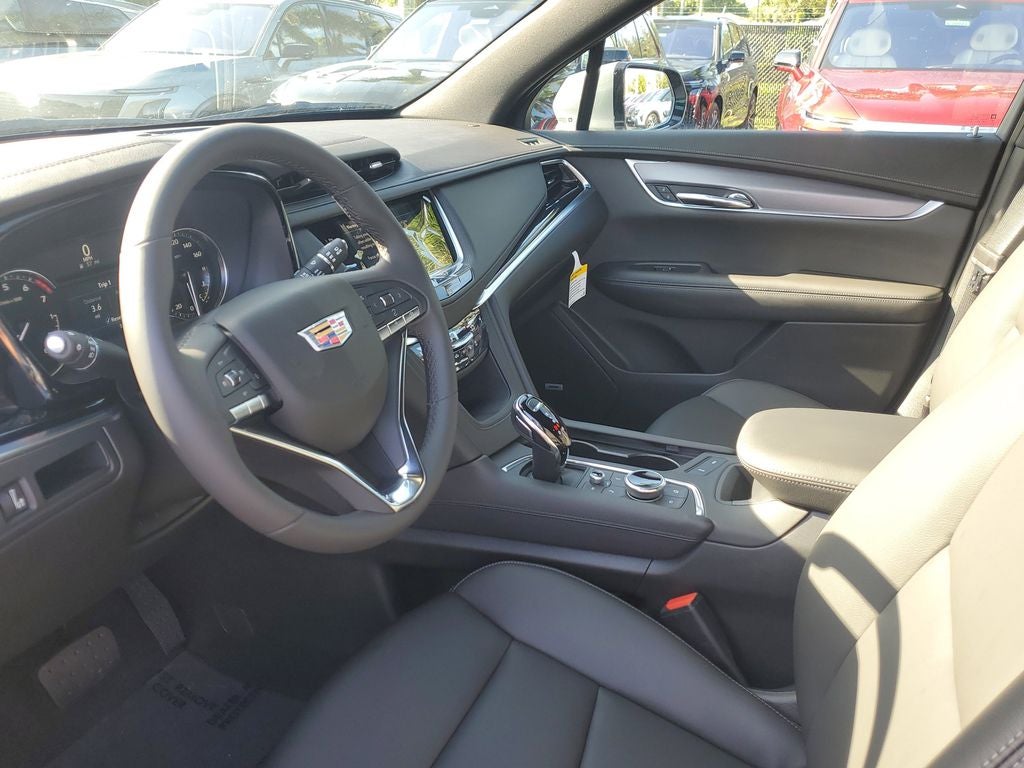 2025 Cadillac XT6 Luxury