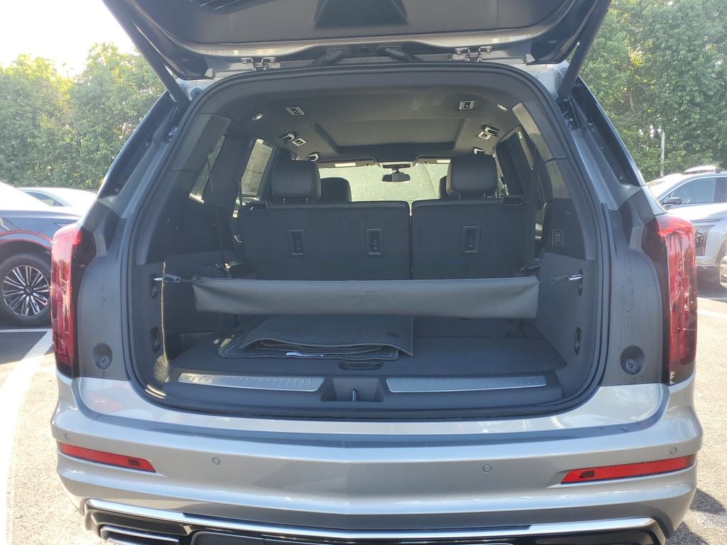 2025 Cadillac XT6 Luxury