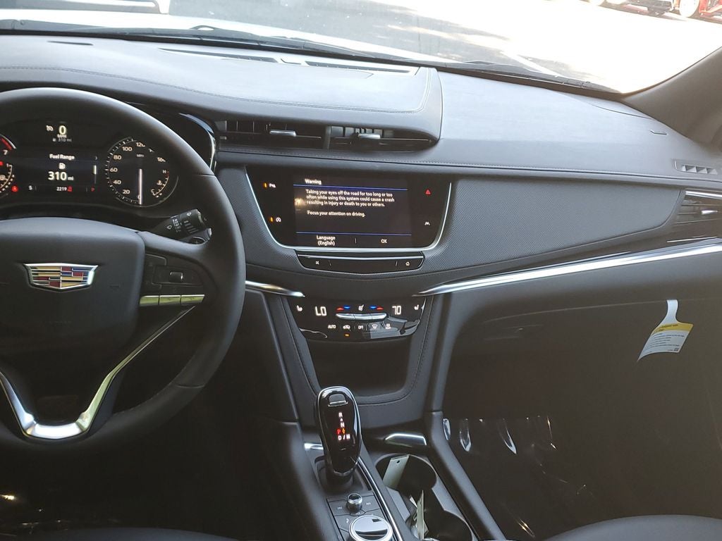 2025 Cadillac XT6 Luxury