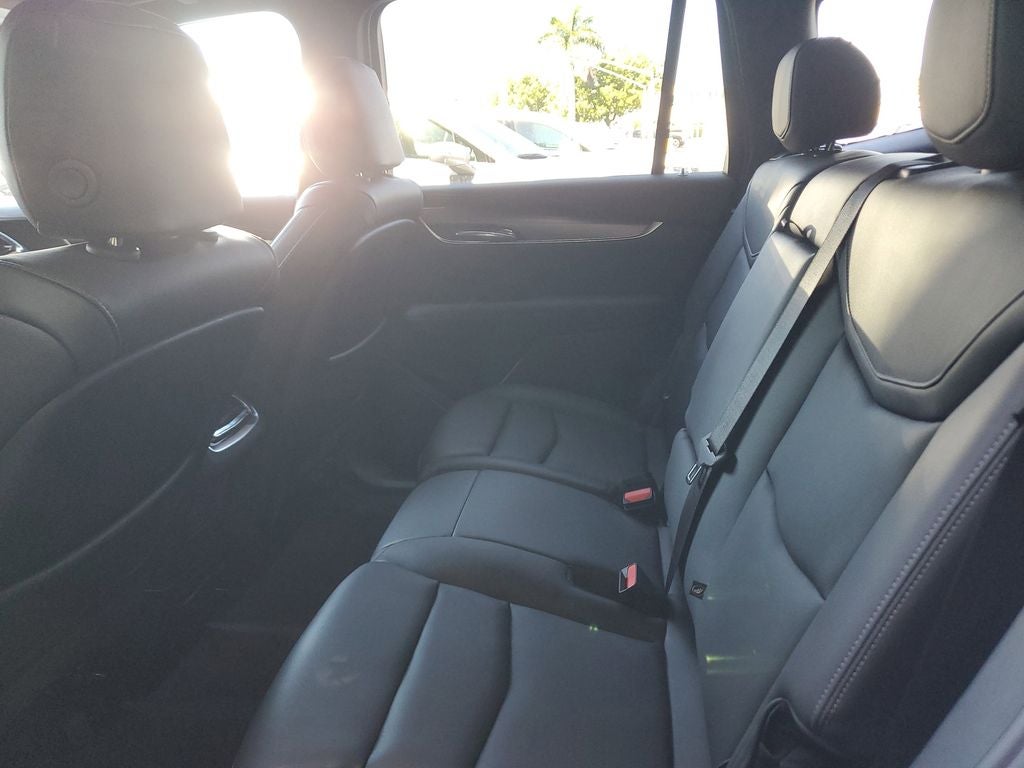 2025 Cadillac XT6 Luxury