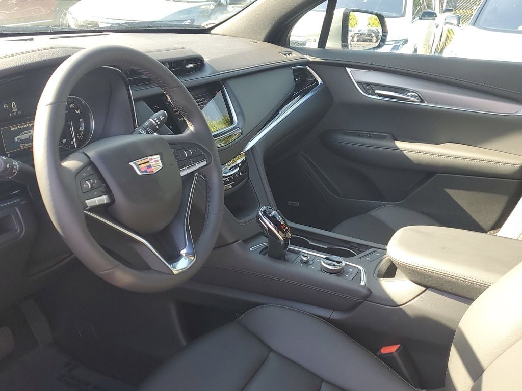 2025 Cadillac XT6 Luxury