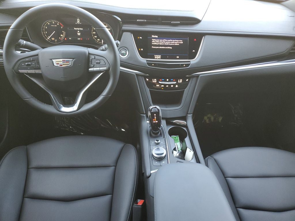 2025 Cadillac XT6 Luxury
