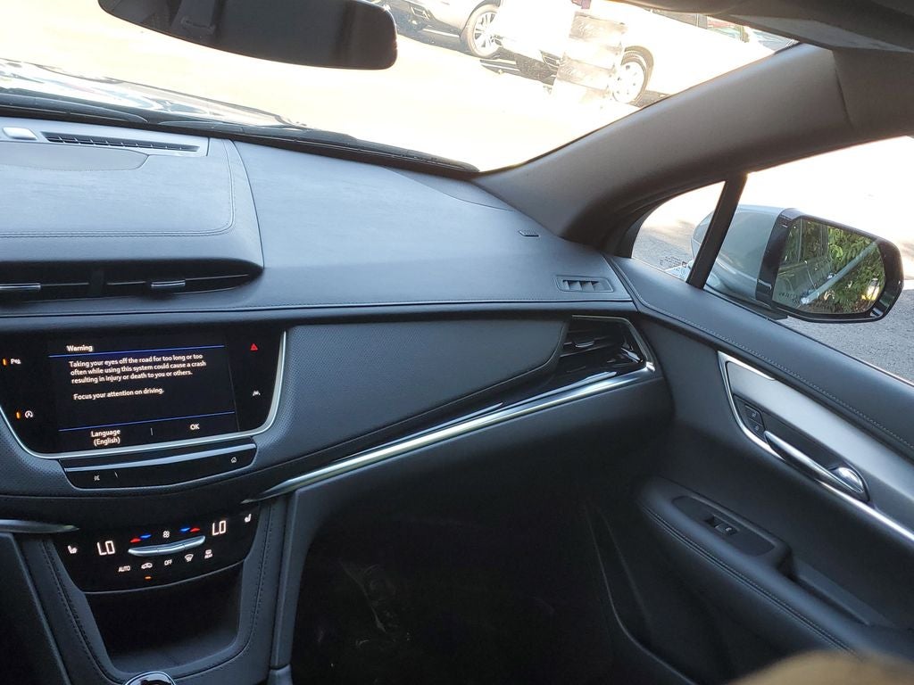 2025 Cadillac XT6 Luxury