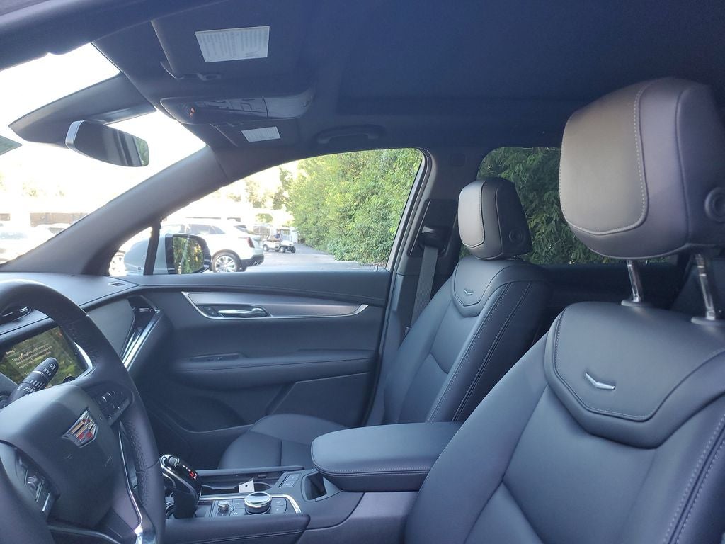 2025 Cadillac XT6 Luxury