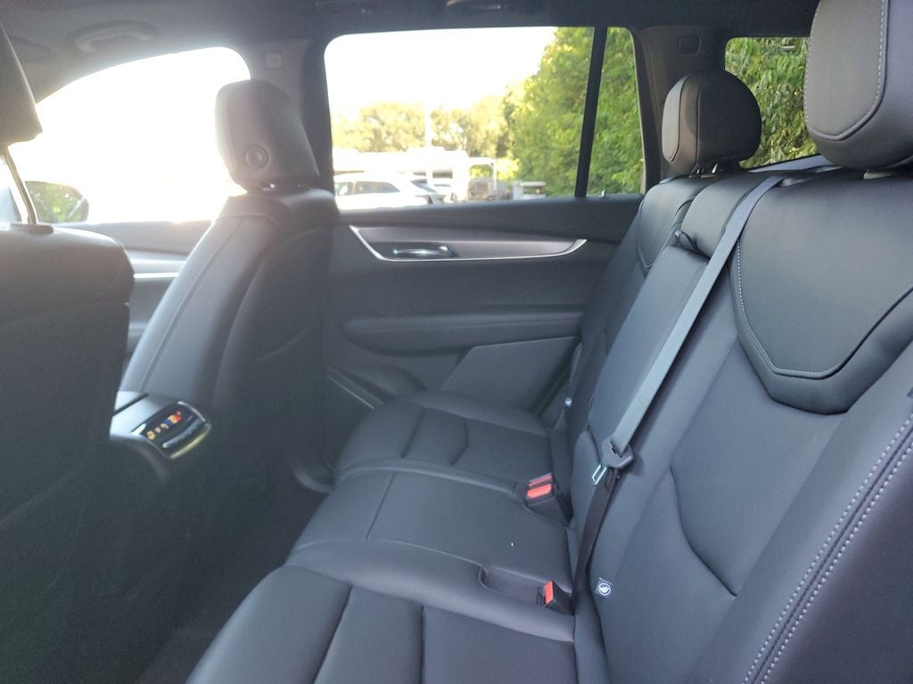 2025 Cadillac XT6 Luxury