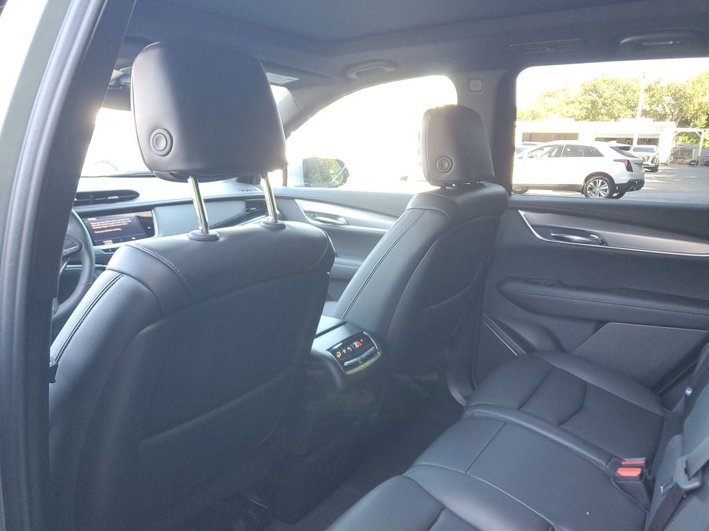 2025 Cadillac XT6 Luxury