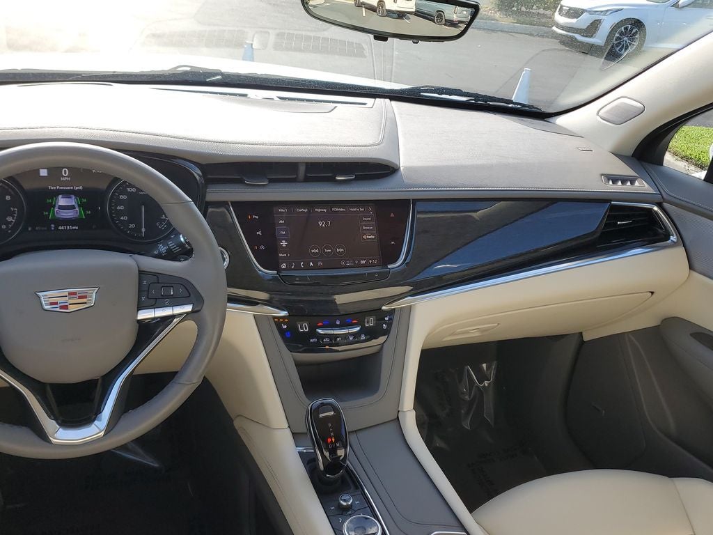 2023 Cadillac XT6 Premium Luxury