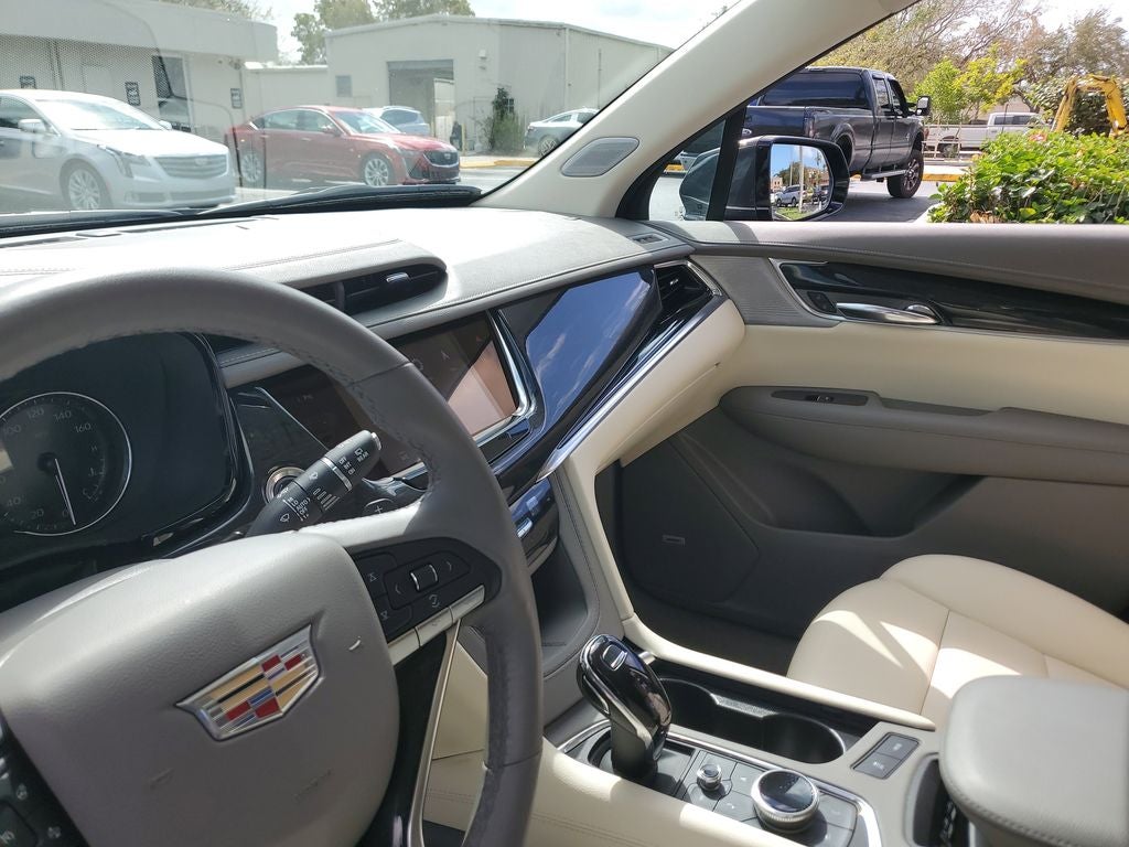2023 Cadillac XT6 Premium Luxury