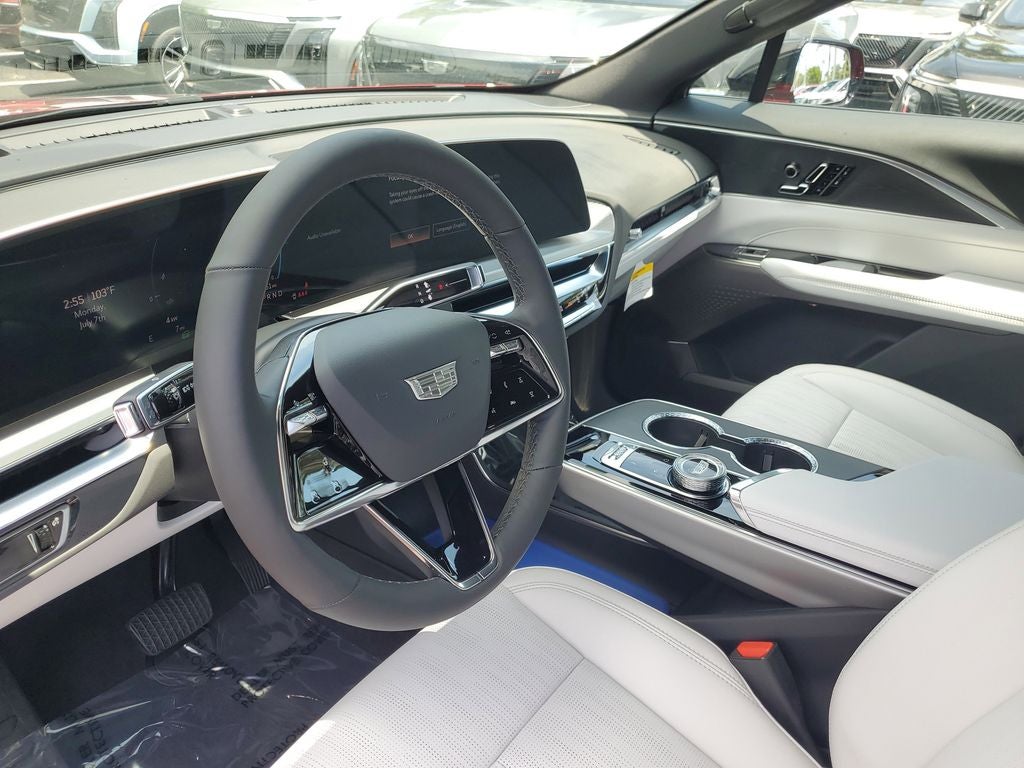 2025 Cadillac LYRIQ Luxury 1