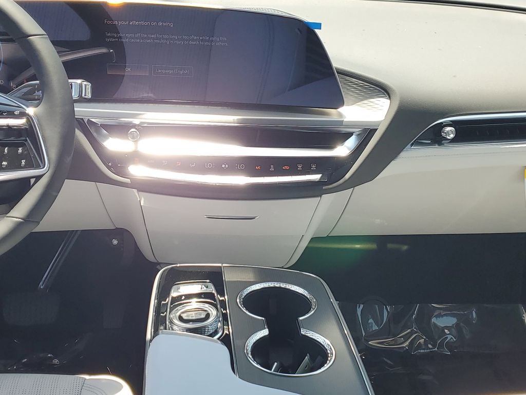 2025 Cadillac LYRIQ Luxury 1