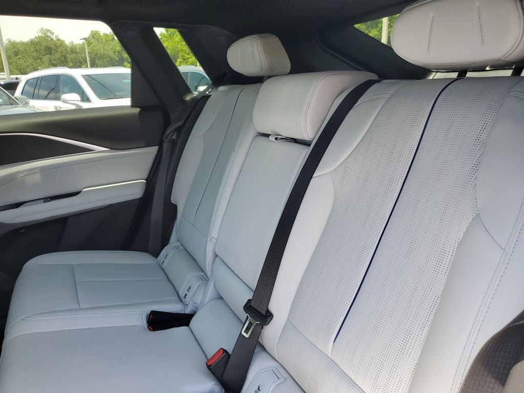 2025 Cadillac LYRIQ Luxury 1