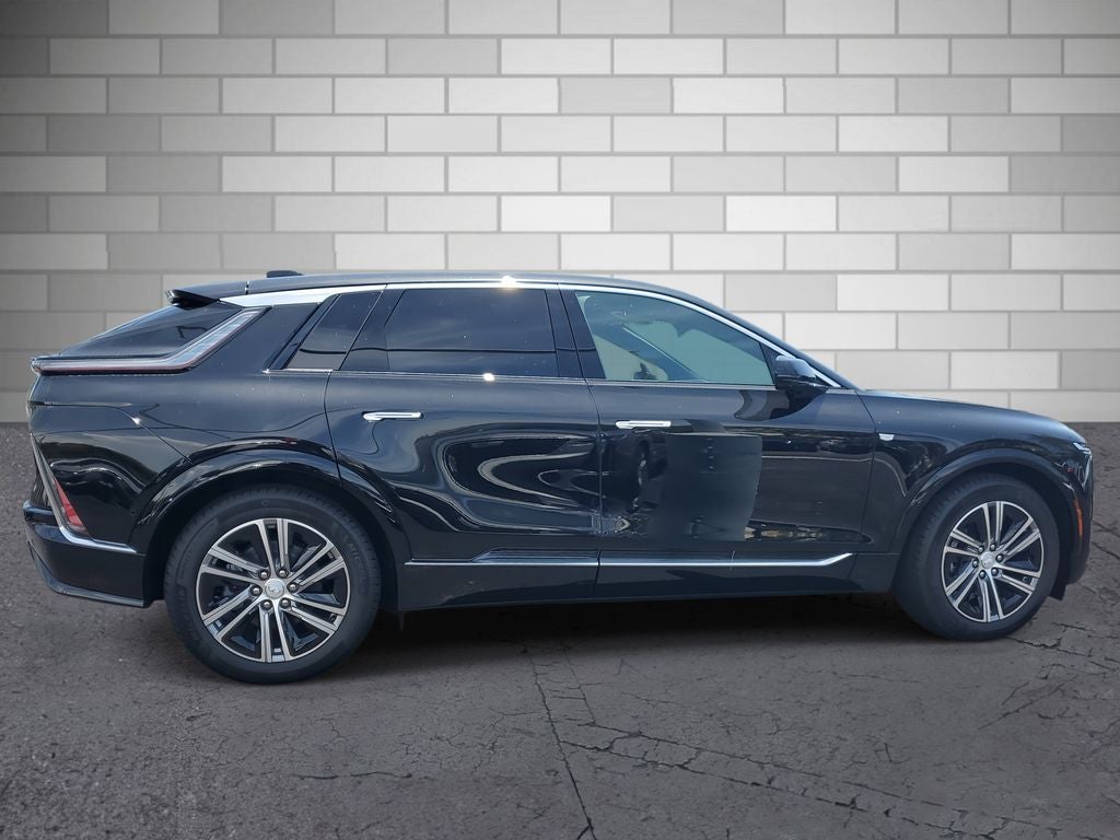 2025 Cadillac LYRIQ Luxury 1