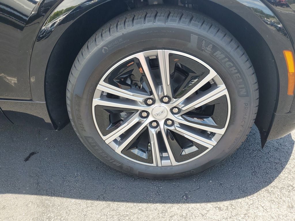 2025 Cadillac LYRIQ Luxury 1