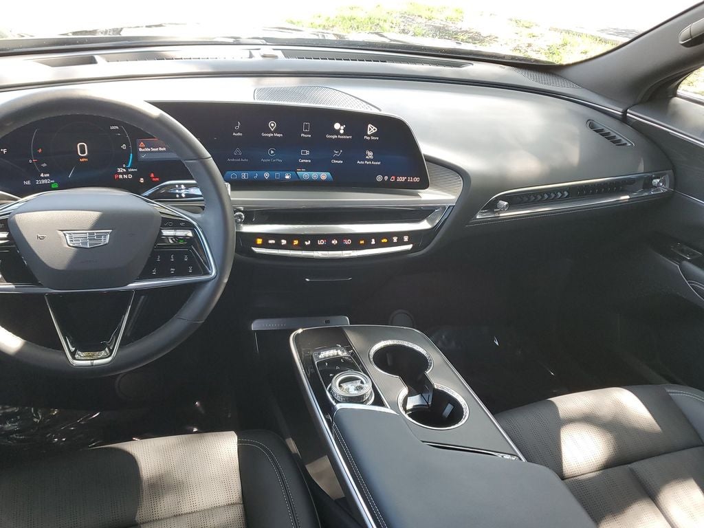 2024 Cadillac LYRIQ Luxury 1