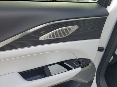 2024 Cadillac LYRIQ Luxury 2