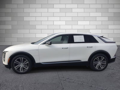 2024 Cadillac LYRIQ Luxury 2