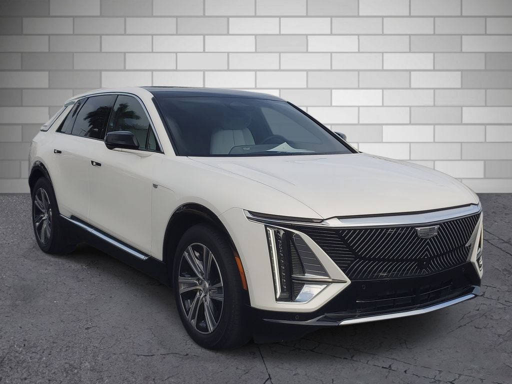 2024 Cadillac LYRIQ Luxury 2