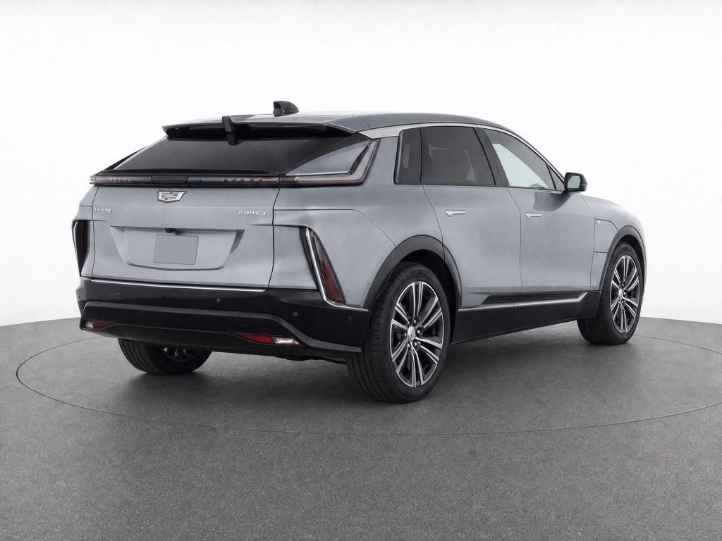 2024 Cadillac LYRIQ Luxury 2