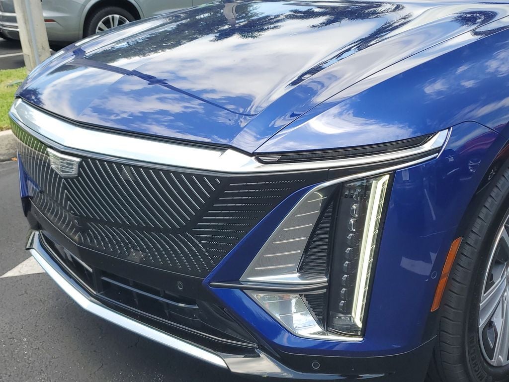 2024 Cadillac LYRIQ Luxury 2