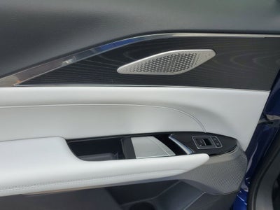 2024 Cadillac LYRIQ Luxury 2