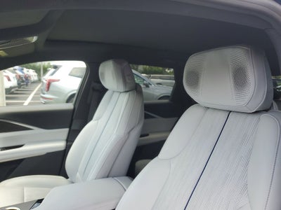 2024 Cadillac LYRIQ Luxury 2