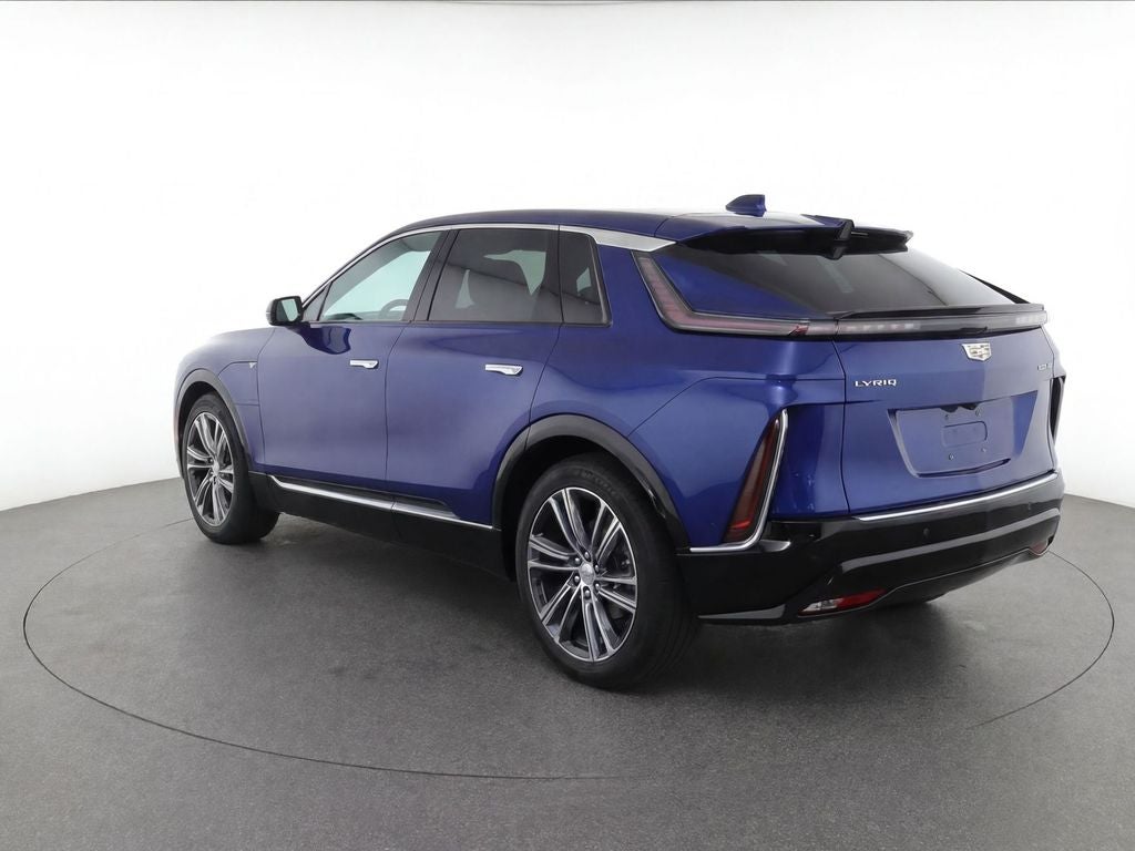 2024 Cadillac LYRIQ Luxury 2