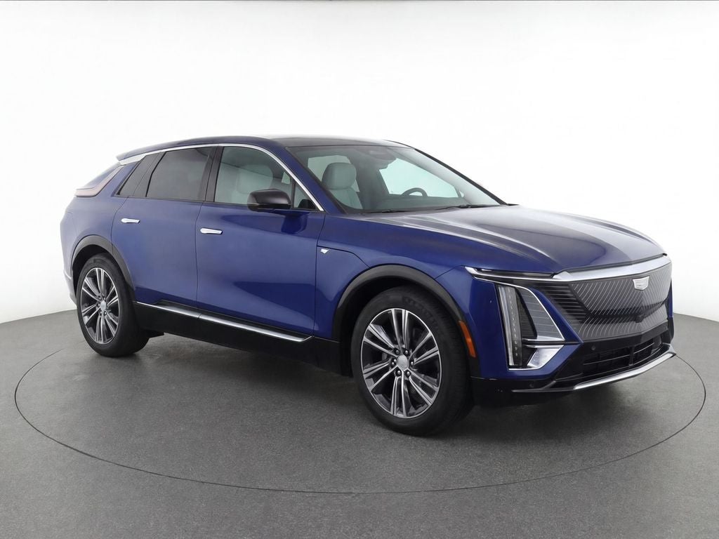 2024 Cadillac LYRIQ Luxury 2
